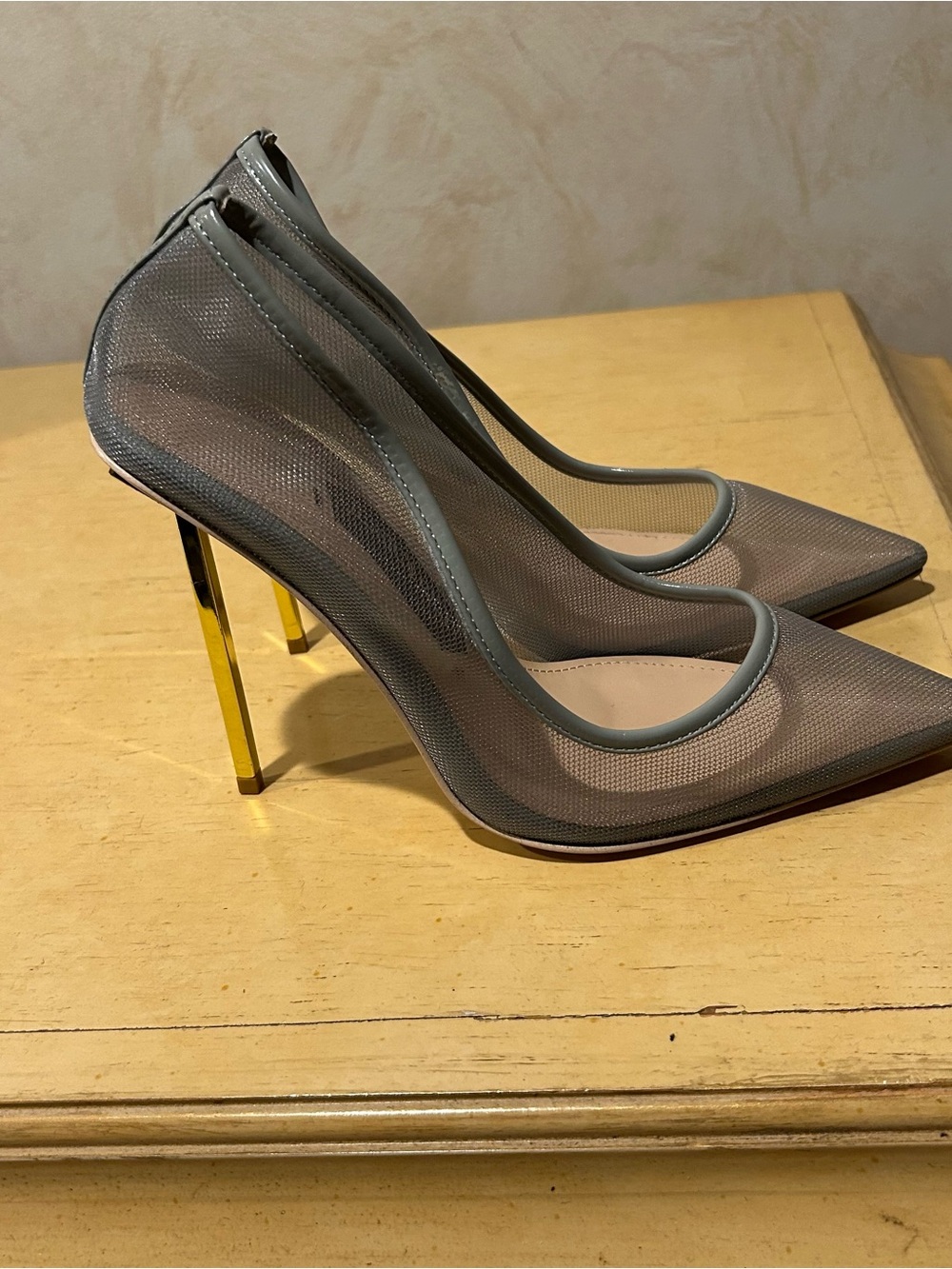 Jessica Rich sheer gray mesh stiletto heel in size 39